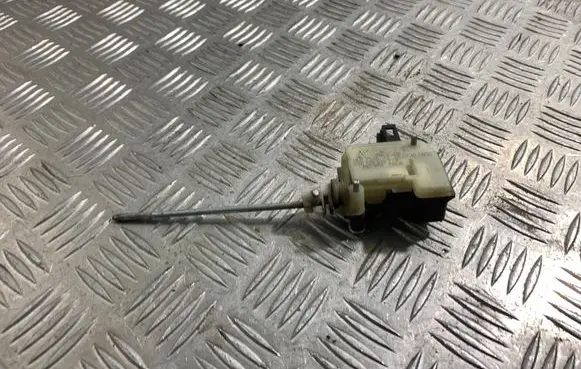 Skoda Octavia Mk2 (1Z) Central locking motor 1M0959781A