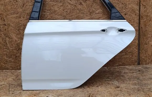 Hyundai i40 Rear door