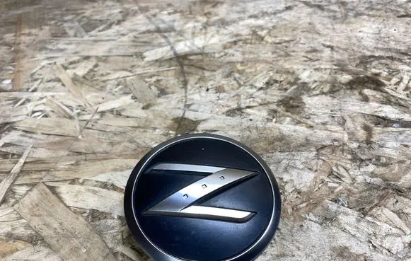Nissan 350Z Fender model badge letters 63890CD000