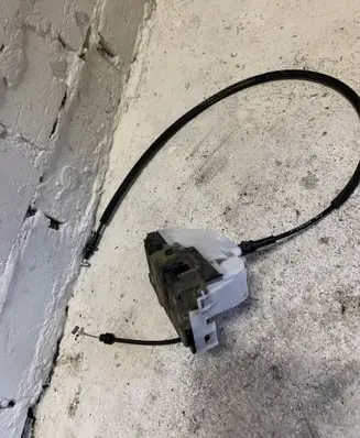 Citroen C3 Pluriel Front door lock 