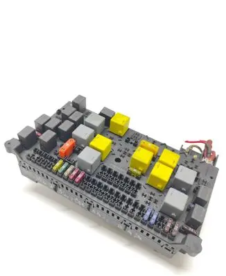 Mercedes-Benz ML W164 Fuse module 1635450205 08200101
