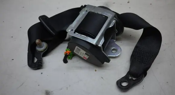 Mercedes-Benz E W211 Rear seatbelt A2118600385 561187101
