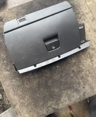 Volvo C30 Glove box 8626141