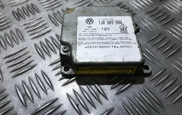 Volkswagen PASSAT B5 Airbag control unit/module 1j0909604 5wk4200