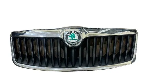 Skoda Octavia Mk2 (1Z) Front bumper upper radiator grill 1Z0853661A