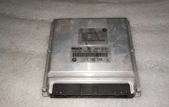 BMW 5 E39 Engine control unit/module 7785540 0281001830