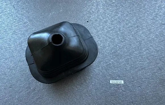 Nissan Patrol Y60 Gear lever shifter trim leather/knob 74964C6020