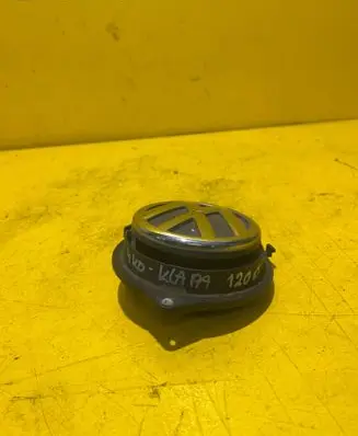 Volkswagen Golf VI Tailgate opening switch 6R0827469B
