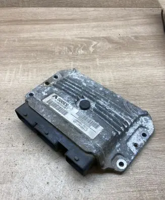 Renault Scenic II - Grand scenic II Engine control unit/module ECU 8200509552 215854212A S200509516
