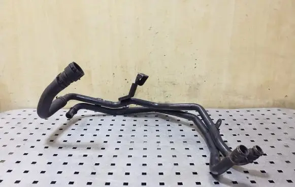 Audi Q7 4L Engine coolant pipe/hose 7L6121070AJ