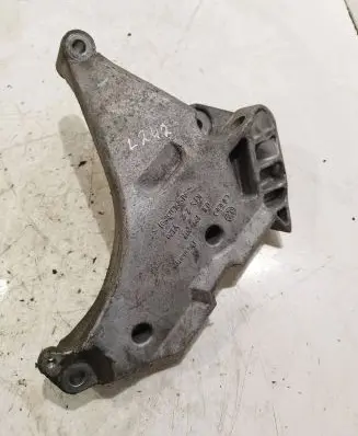 Volkswagen PASSAT B6 Engine mounting bracket 03L199207 KT522V120