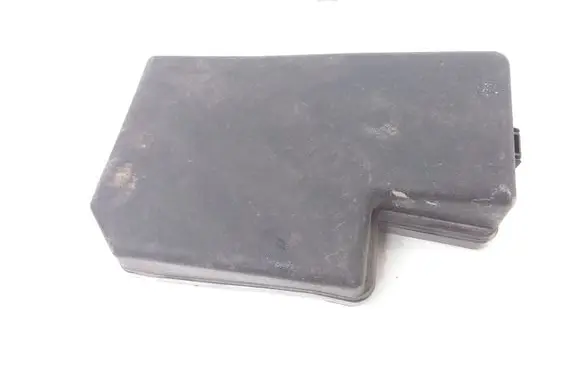 Toyota RAV 4 (XA30) Fuse box cover 8266242270