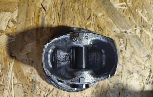 Audi A4 S4 B9 Piston 082308