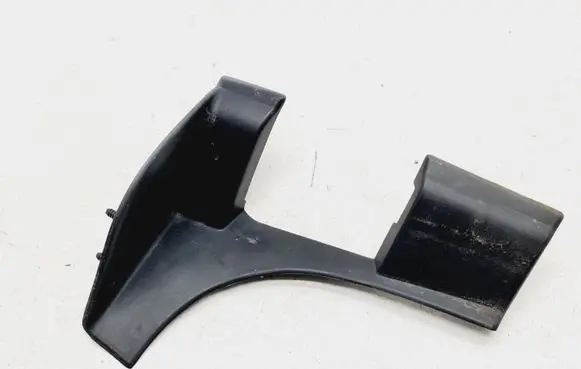 Volkswagen Touareg I Other trunk/boot trim element 7L6867437E