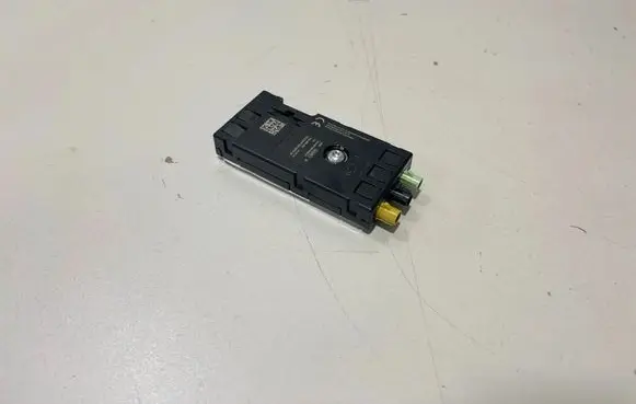 BMW 8 G16 Aerial antenna amplifier 5A67750 6835187