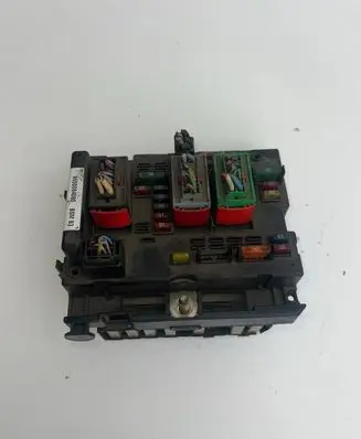 Peugeot 206 Fuse module 9650664080