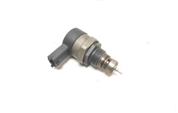 Volvo V70 Fuel pressure regulator 30777576
