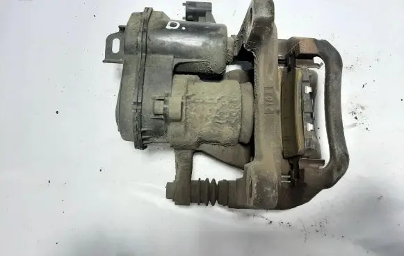 Opel Insignia B Rear brake caliper 84323163