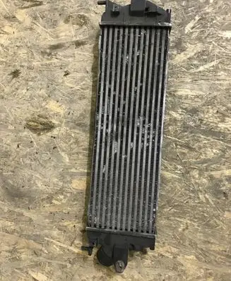 Nissan Primastar Intercooler radiator