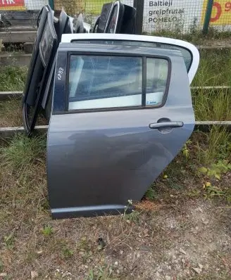 Suzuki Swift I Rear door