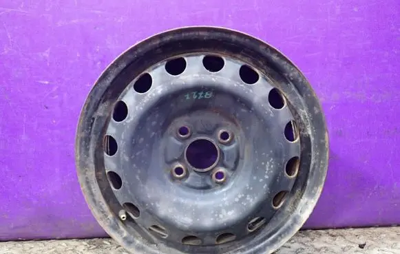 Toyota Yaris R15 steel rim TO515018