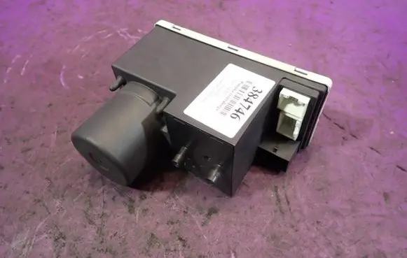 Audi A4 S4 B6 8E 8H Central locking vacuum pump 8D0862257B