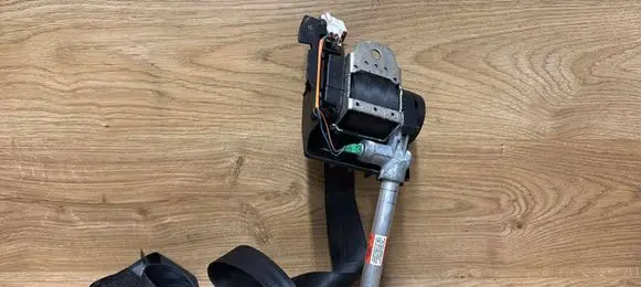 Volvo V60 Rear seatbelt 39800489