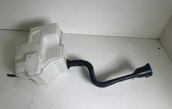 Land Rover Discovery 4 - LR4 Windshield washer fluid reservoir/tank AH2217A645AD
