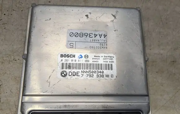 Land Rover Freelander Engine control unit/module 0281010811 NNN500340 7792938