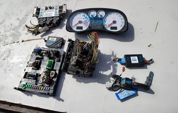 Peugeot 307 CC Engine control unit/module 9664981980