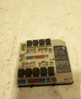 Nissan X-Trail T31 Fuse module T30M10