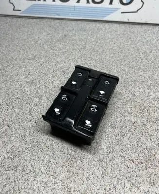 BMW 5 E34 Electric window control switch 1379075