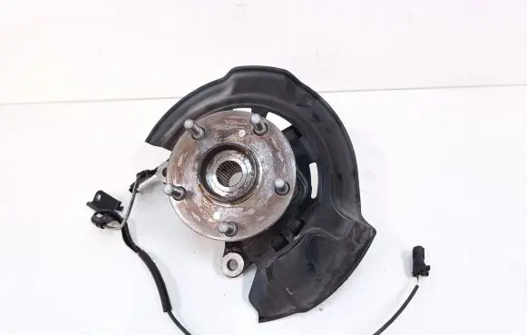 Toyota Prius+ (ZVW40) Front wheel hub