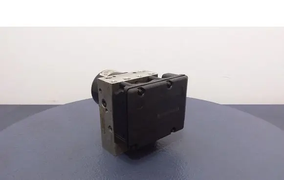 Volvo V70 ABS Pump 8619537