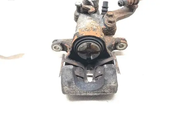 Suzuki SX4 Rear brake caliper