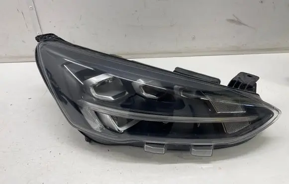 Ford Focus Headlight/headlamp JX7B13B626AG MX7B13E014FD