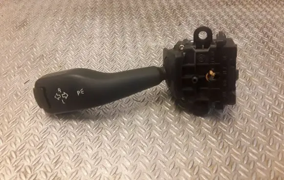 BMW X3 E83 Indicator stalk 8363668