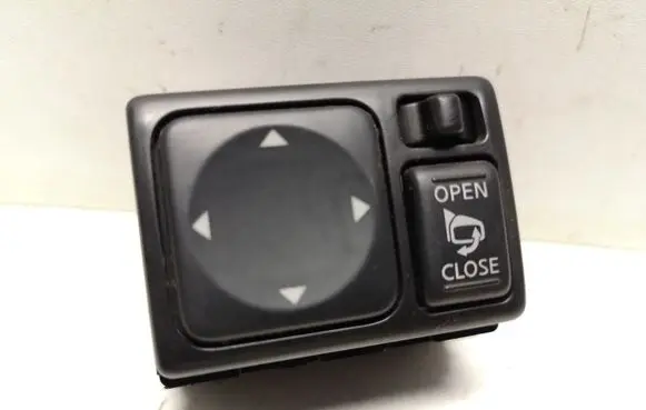 Nissan Note (E11) Wing mirror switch 6Z01J