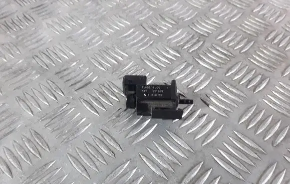 BMW X1 E84 Vacuum valve 70231800 7810831