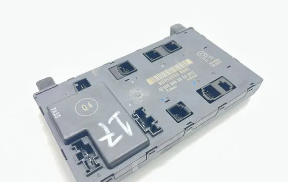 Mercedes-Benz C W203 Door control unit/module 2098202026