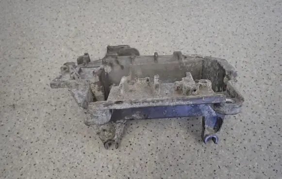 Nissan Note (E11) Rear bumper mounting bracket 