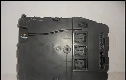 Renault Megane II Fuse box set 8200433194