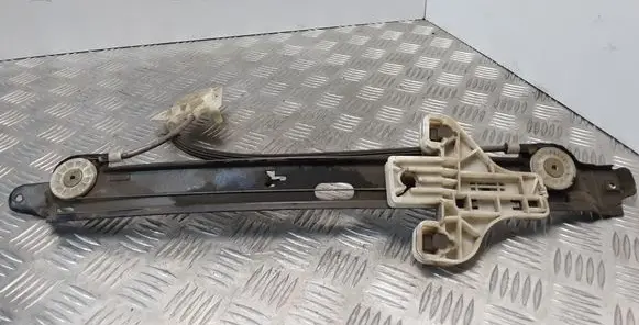 Seat Altea Rear window lifting mechanism without motor 5P0839402