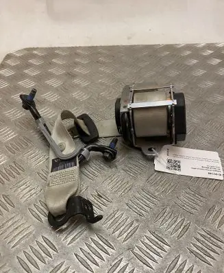 Volvo XC90 Third row seat belt 31484585