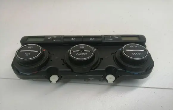 Volkswagen PASSAT B6 Climate control unit 74677533V