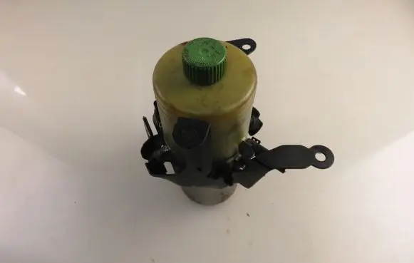 Seat Ibiza III (6L) Power steering pump 6Q0423371