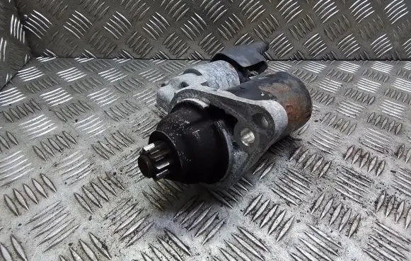 Volkswagen PASSAT B6 Starter motor 02Z911023E