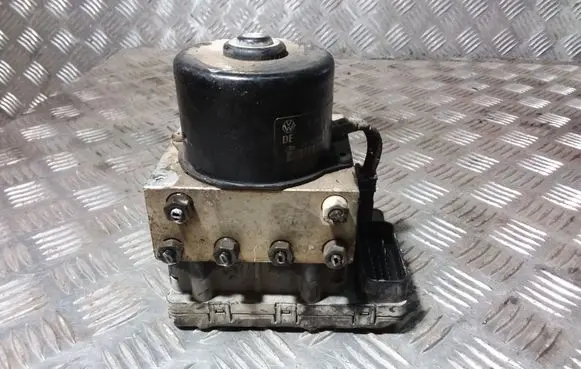 Volkswagen Golf IV ABS Pump 1J0907379G 1J0614117C