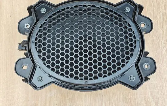 Volkswagen Amarok II Subwoofer speaker N1WT19A067CB