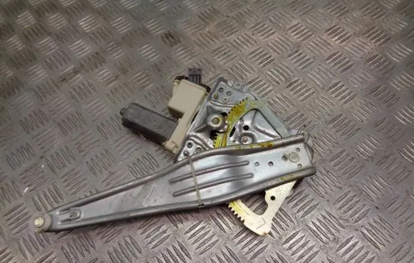 Toyota Avensis T250 Front door electric window regulator 0130822032